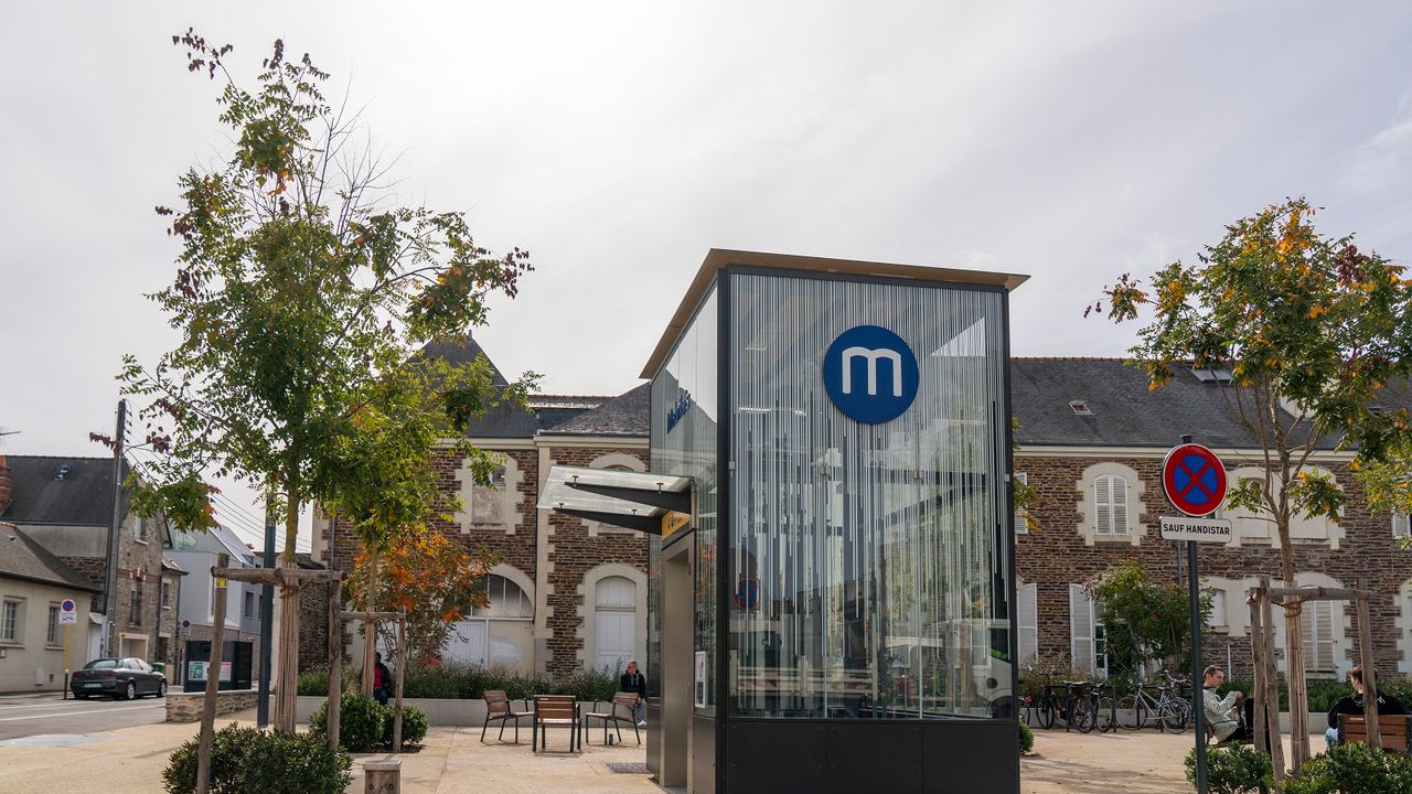 Les abords de la station Mabilais.