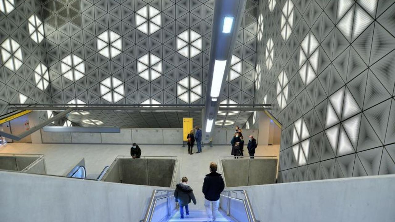 Intérieur de la station Saint-Germain.
