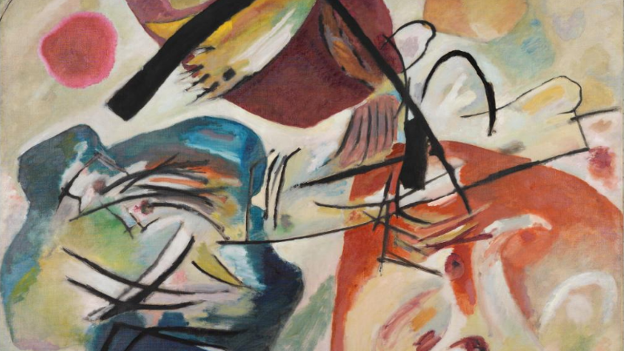 Sur cette peinture abstraite de Kandinsky sont représentés des blocs de couleur de forme circulaire, bleus orange et rouges, sur un fond beige. Des traits noirs scindent le tableau