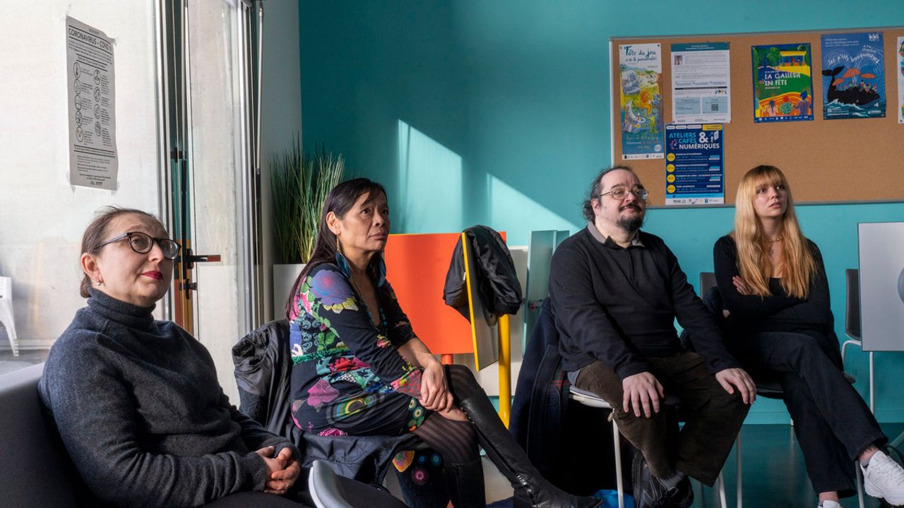 Les Nouveaux commissaires se réunissent pour la première fois.