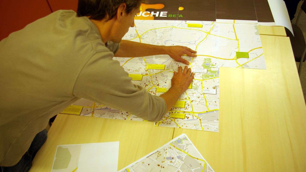 - cartographier le réseau social à grande échelle -