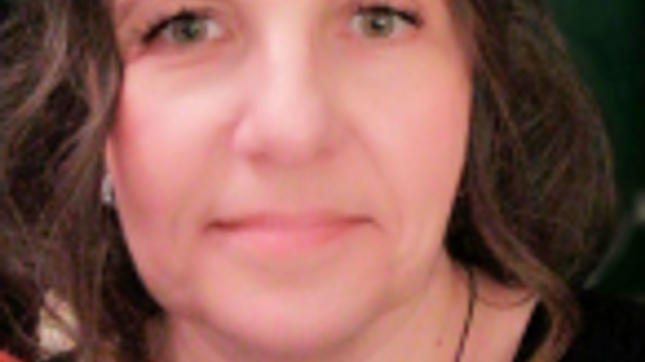 headshot of Zoe Lujic