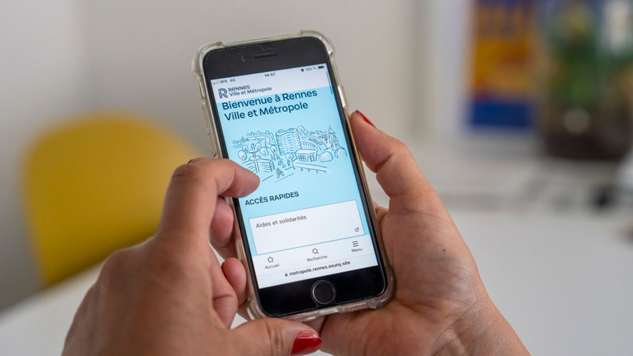 Le site internet de metropole.rennes.fr consulté sur un smartphone.