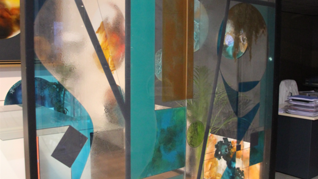 Art sur verre sur un panneau entier