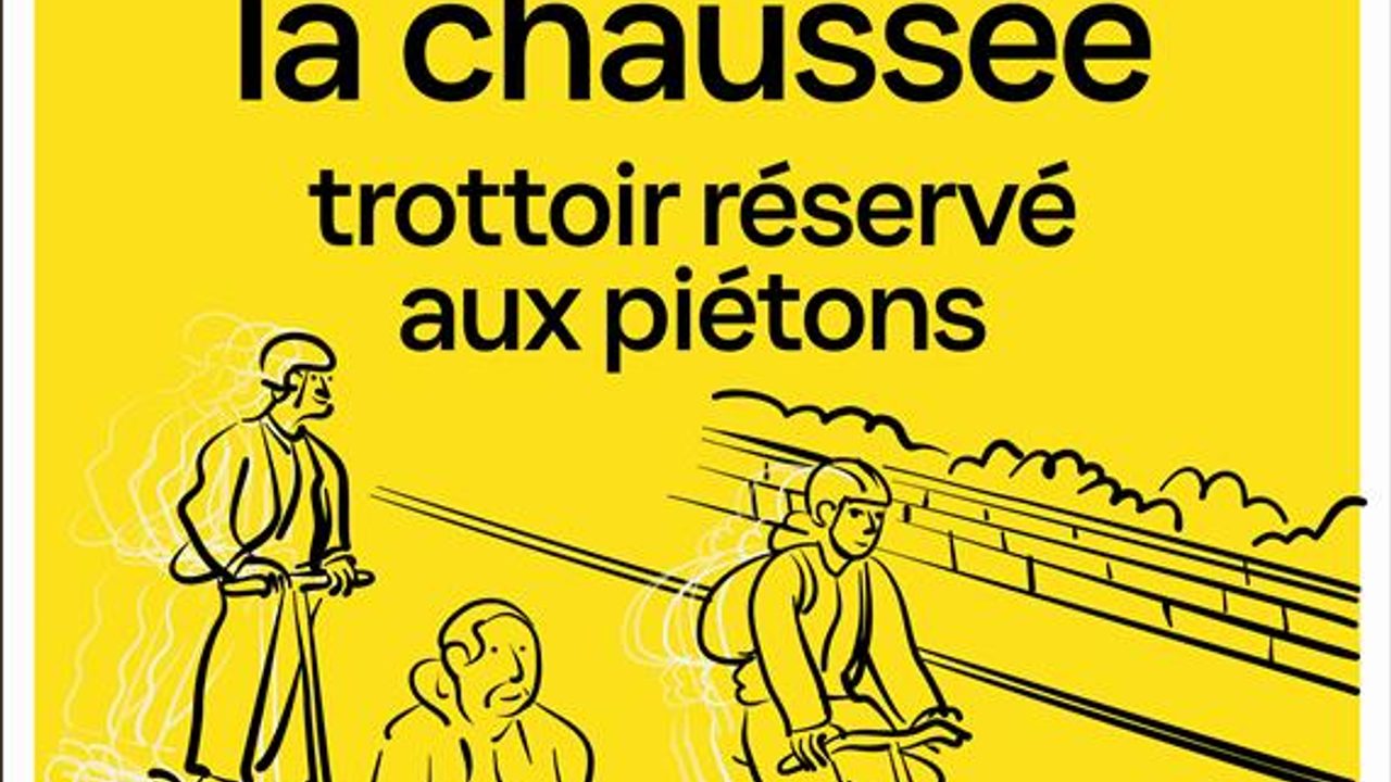 Dessin, plusieurs usagers circulent, chacun dans son espace réservé. Un message "Ici je roule sur la chaussée, trottoir réservé aux piétons" permet de rappeler les règles.