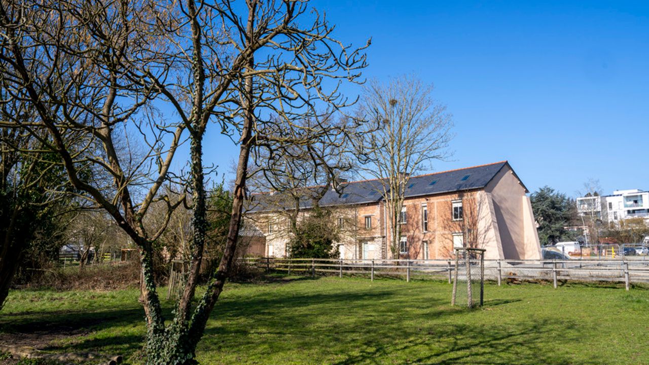 Vu sur la façade arrière de la Longère