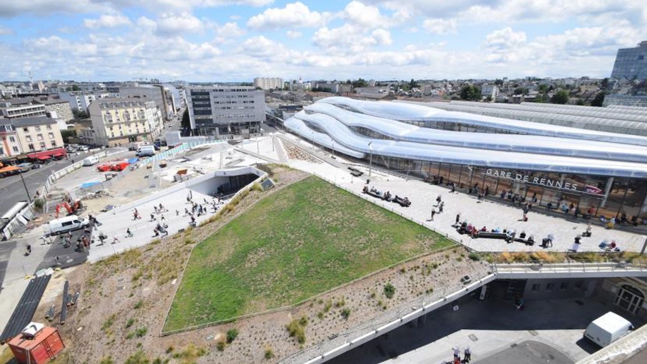 Photo de la colline aménagée.