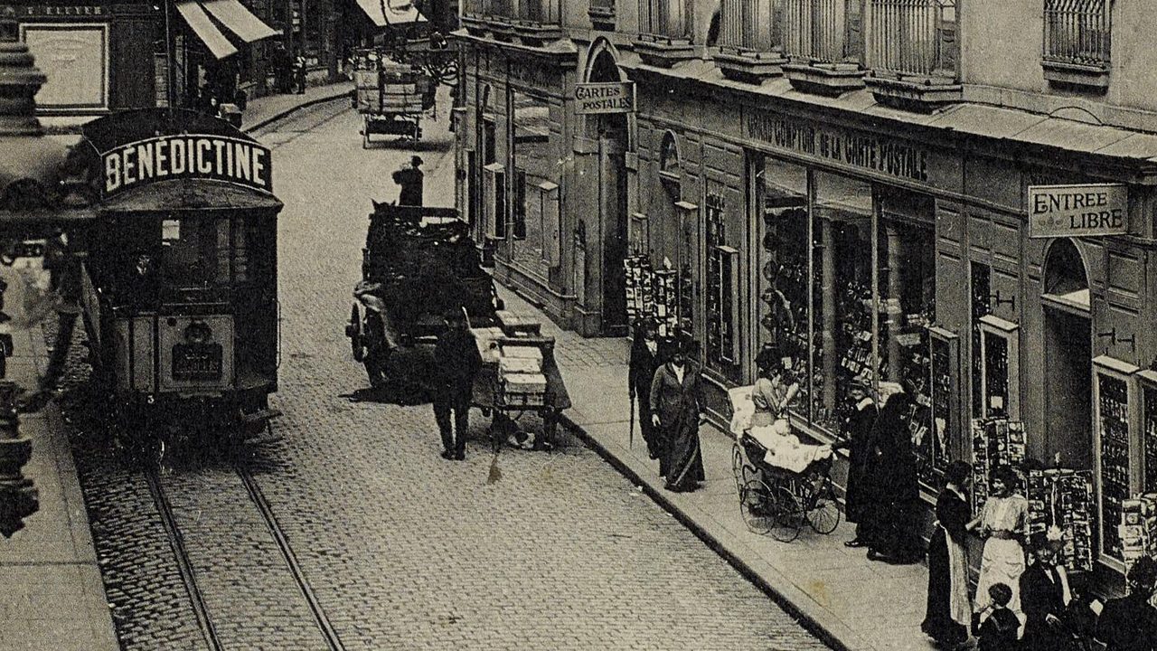 Photo du tramway rue de la Monnaie
