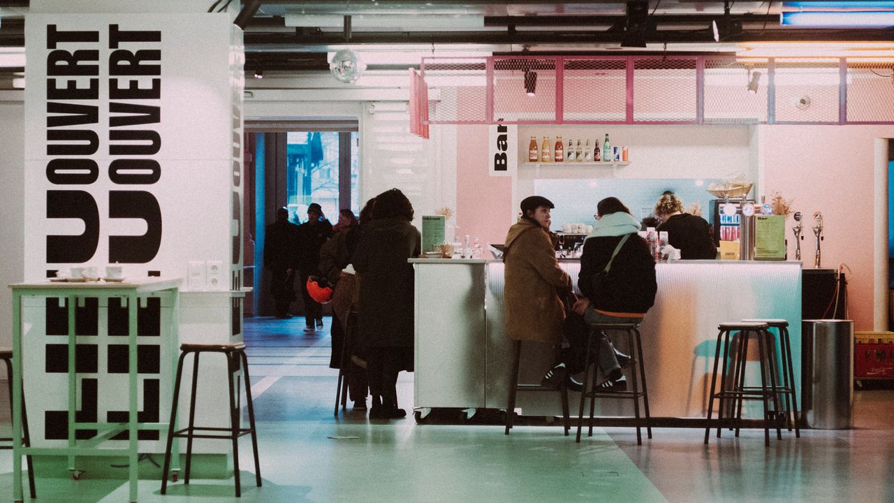 Le bar, un espace central du lieu du quotidien (Niveau 0) 