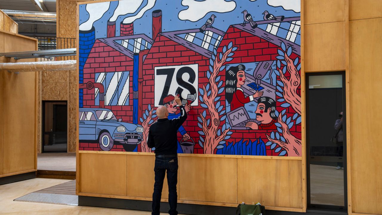 Fresque peinte lors de l'inauguration du Bâtiment 78.