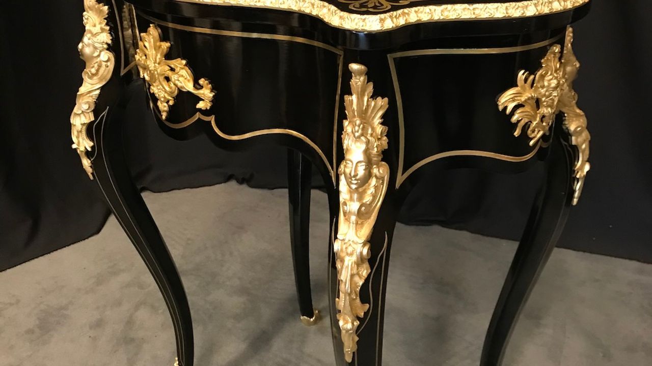 table à ouvrage après restauration bois noirci, bois exotiques, bronze doré époque Napoléon III