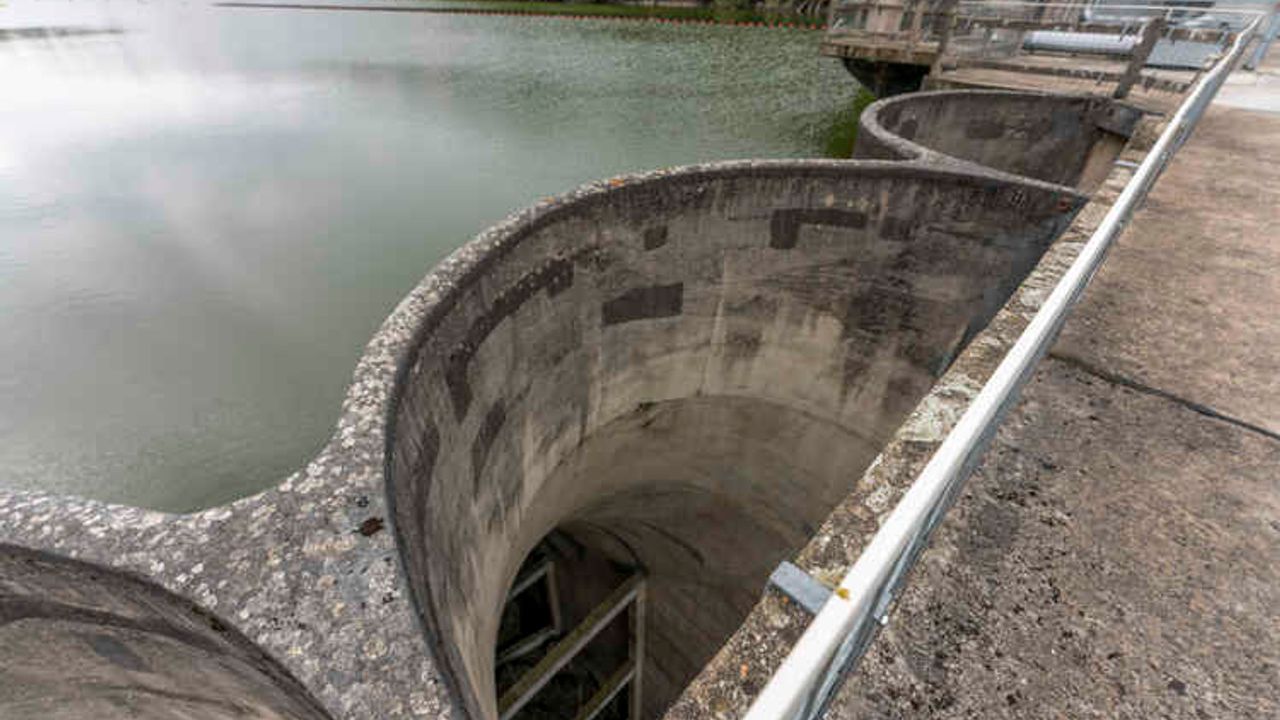 Vue du barrage de Rophémel