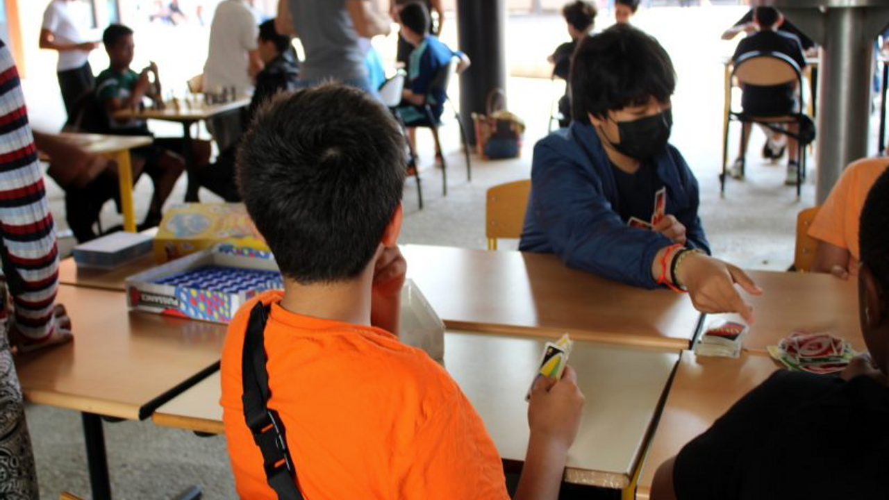 Des enfants pendant un défi déconnexion