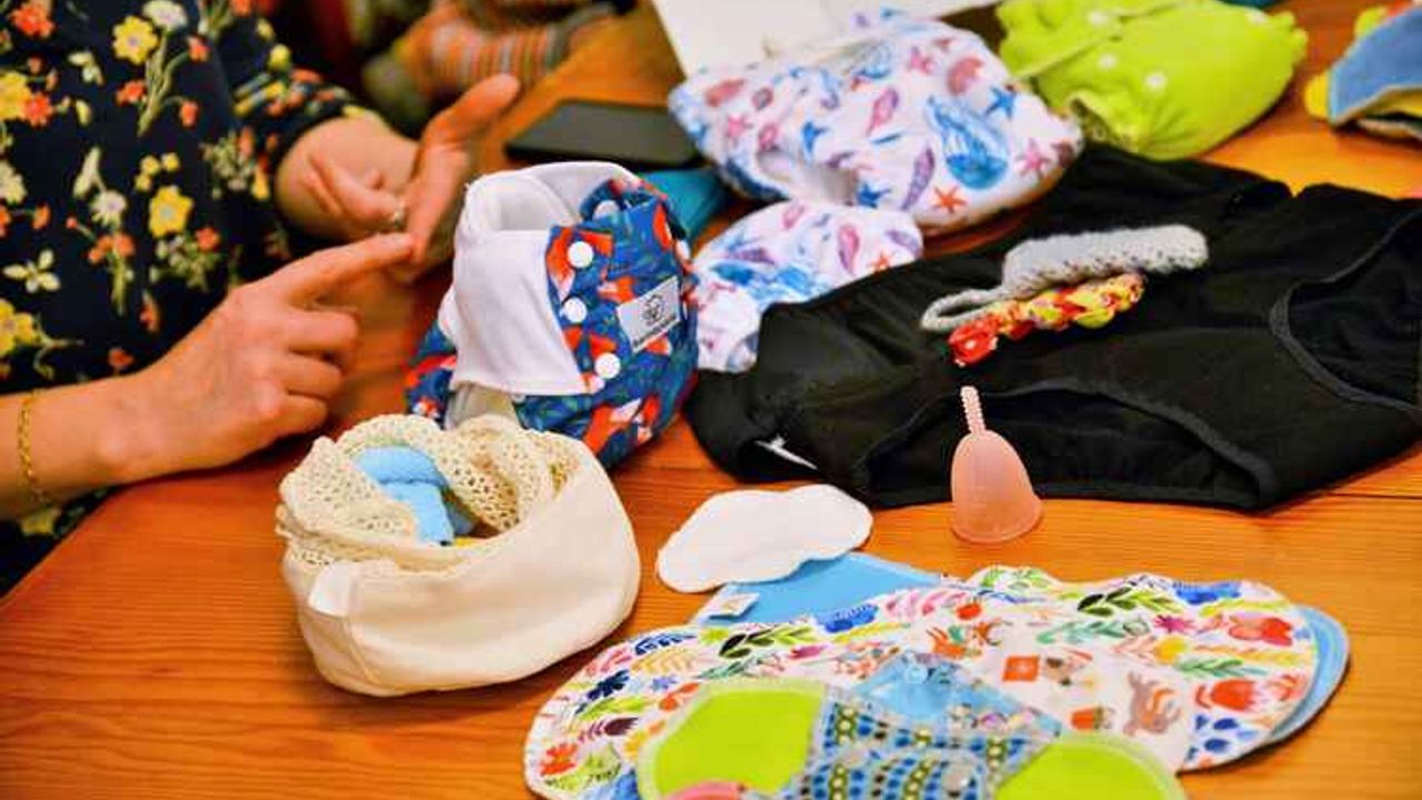 Couches et lingettes lavables.