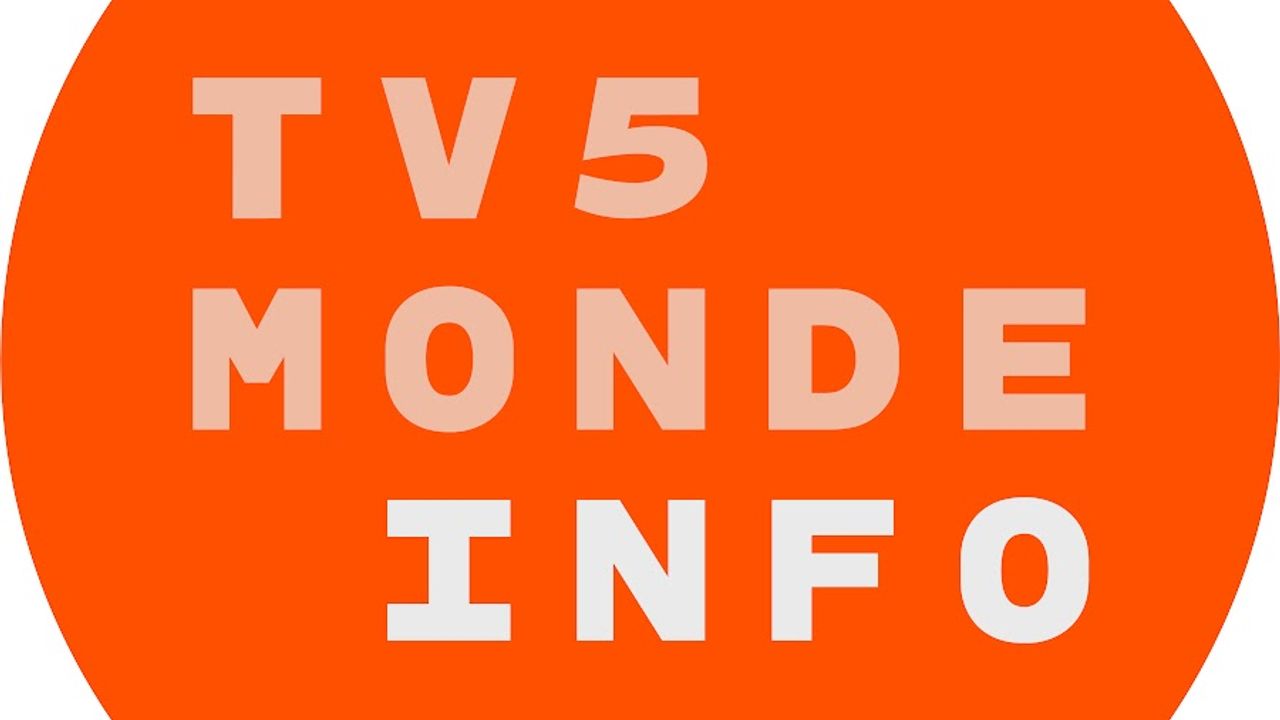 Floriane Didier invitée sur le 64' de TV5 Monde - Sur l'interdiction des réseaux sociaux aux moins de 15 ans - 10 décembre 2025