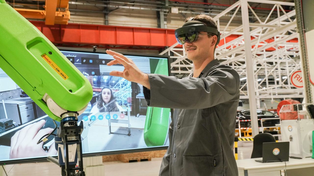 La plateforme d'innovation Excelcar au sein du Bâtiment 78.