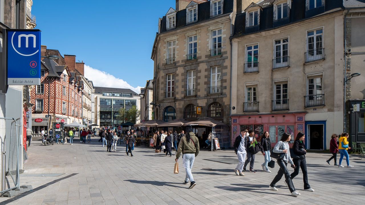 Une partie de la nouvelle place Sainte-Anne, suite à l'arrivée de la ligne b.