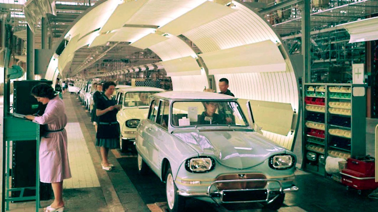 L'Ami 6, une Citroën légendaire, est le premier modèle à être fabriqué à La Janais.