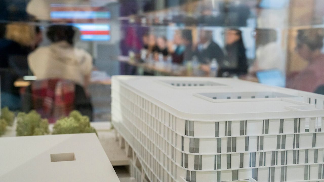 Maquette de l'hôpital femme-mère-enfant.