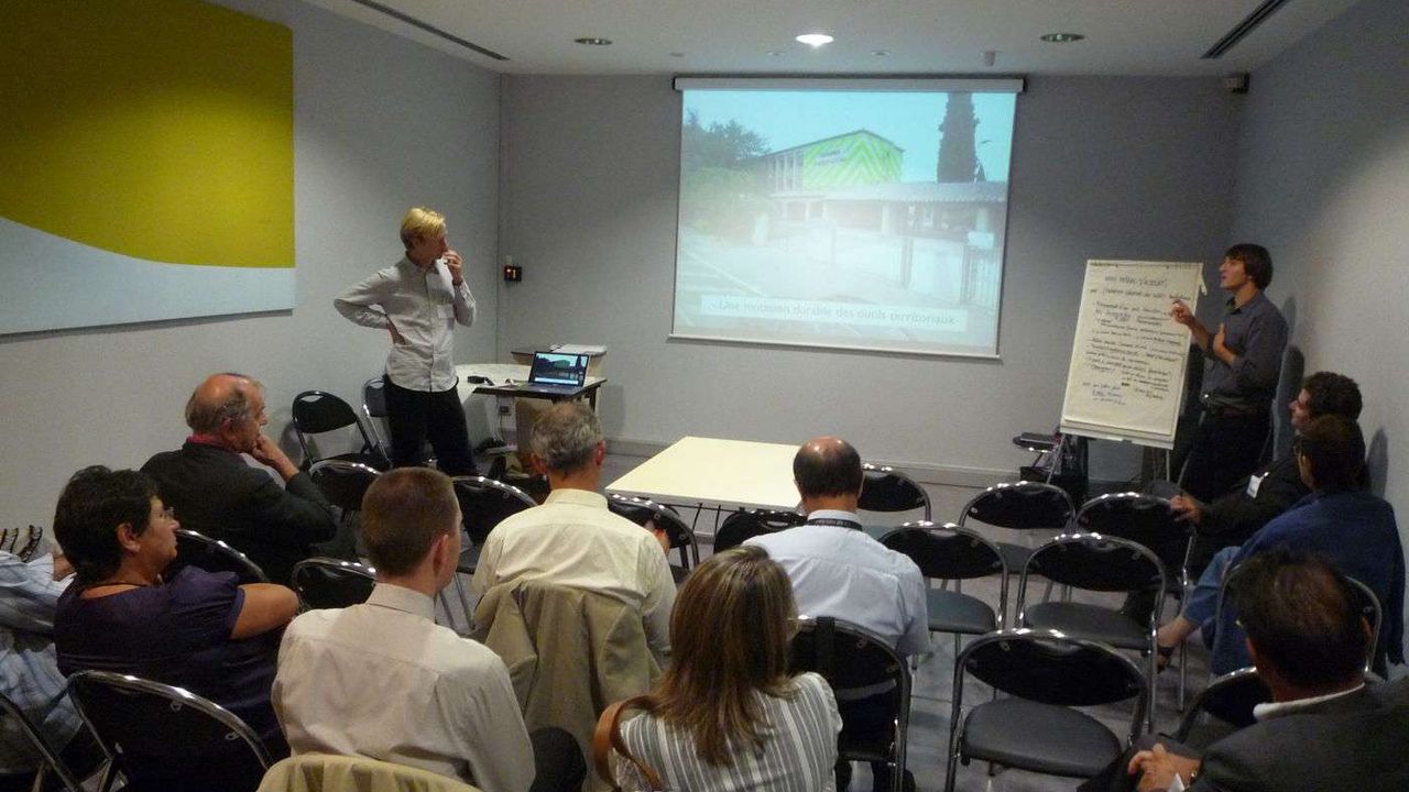 - présentation du projet auprès des participants du programme A.G.I.R. -