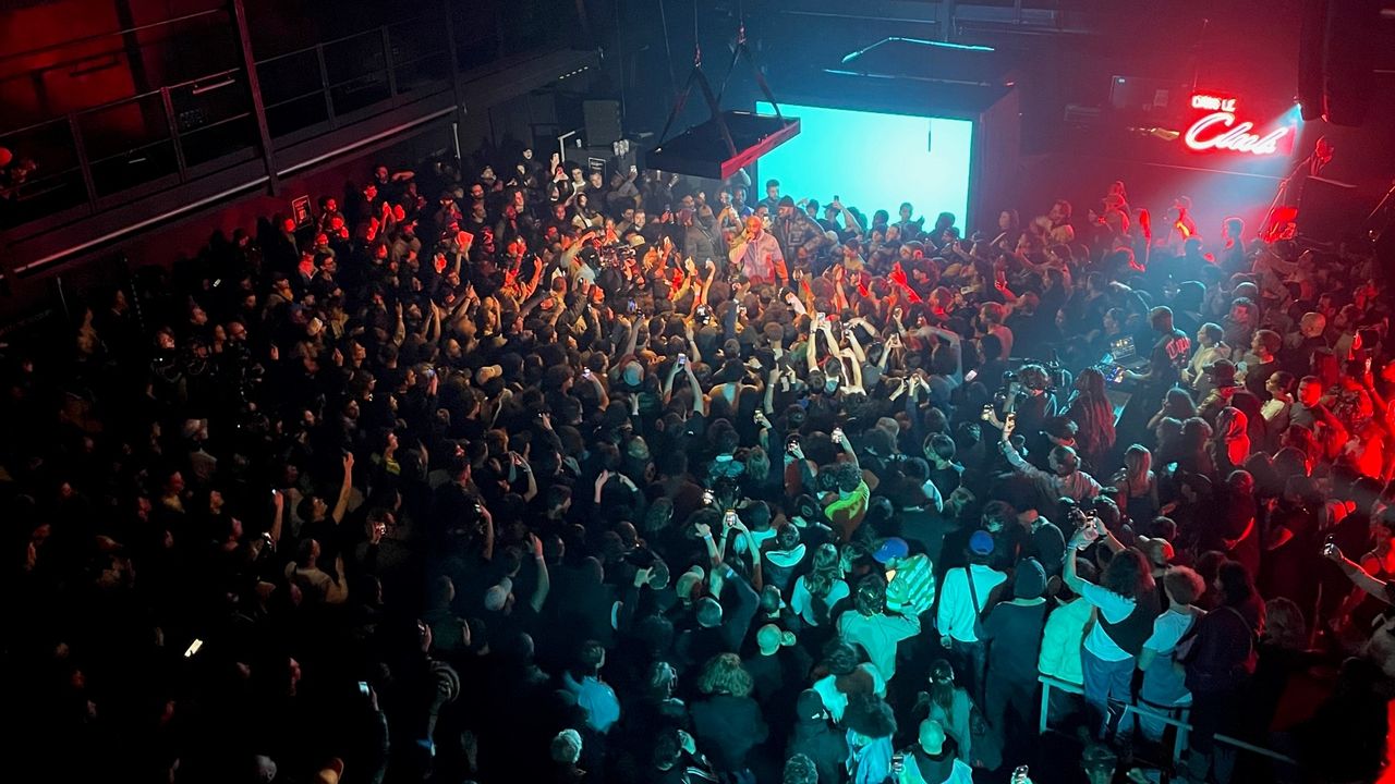 Vue en hauteur d'un concert Dans le club