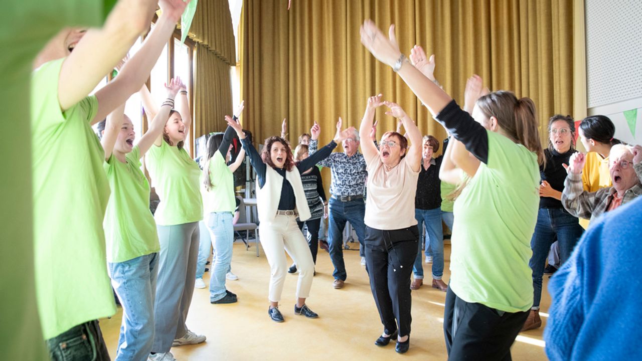 Bal d'automne dans le cadre de Viens je t'emmène