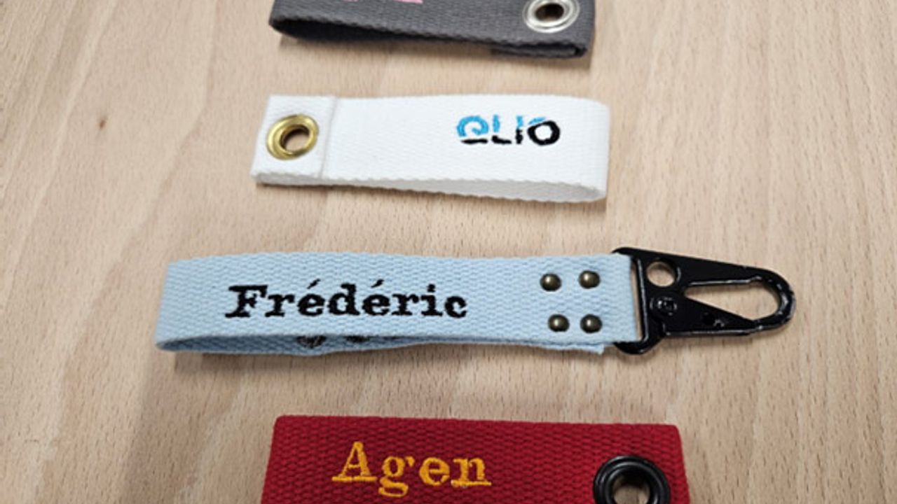 Porte-clés avec broderie d'identification