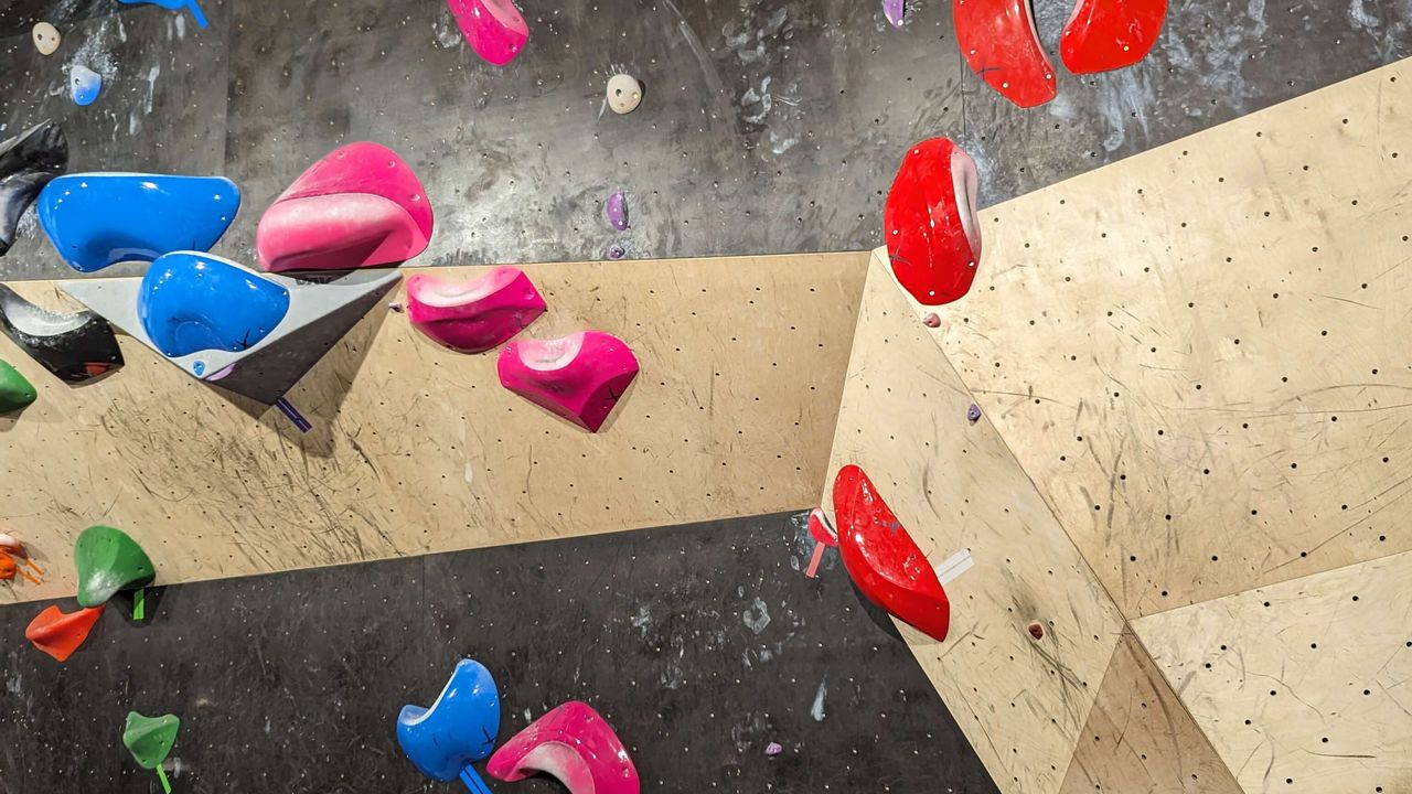 Bloc rouge mur de gauche