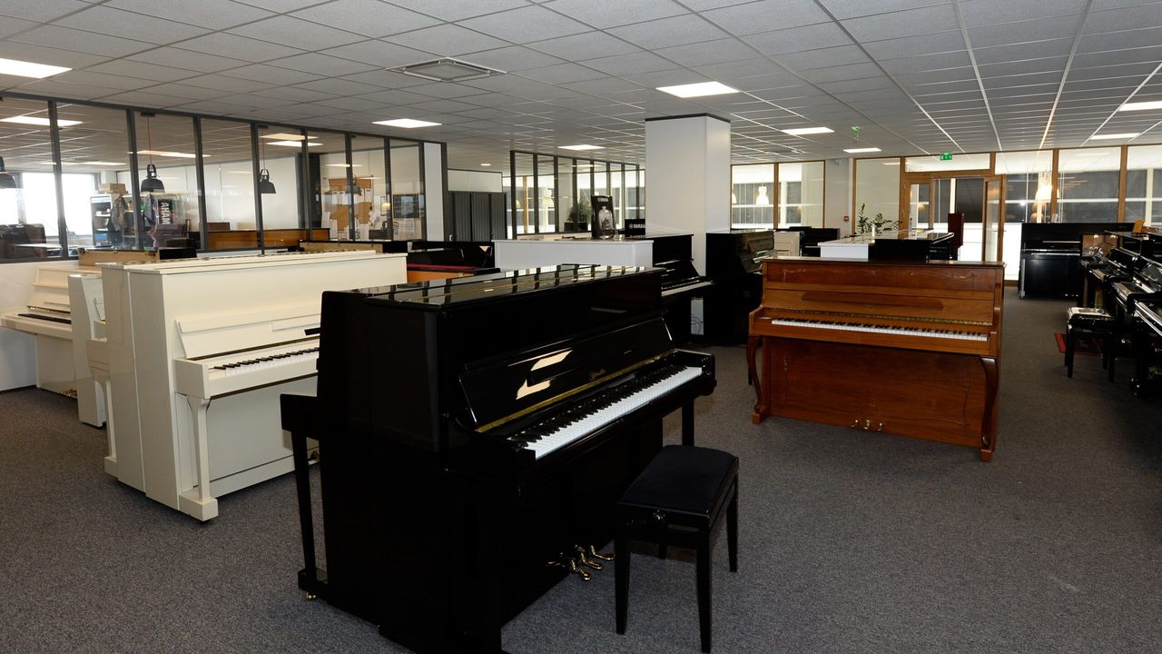 Pianos présentés chez Desevedavy Pianos, en Loire-Atlantique