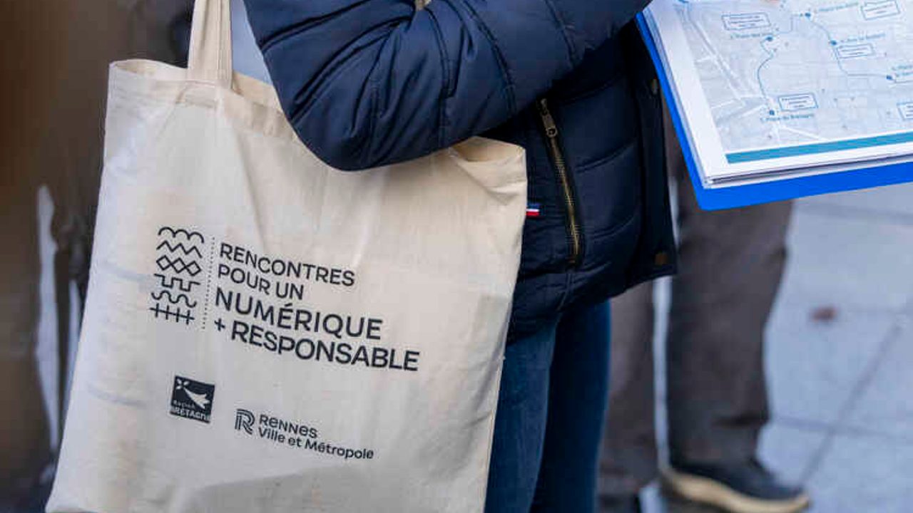 tote bag avec inscrit "Rencontres pour un numérique responsable"