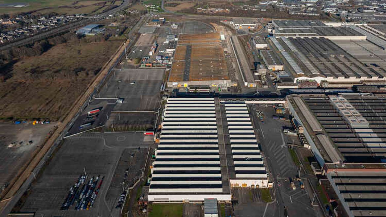 vue aérienne des usines de La Janais 