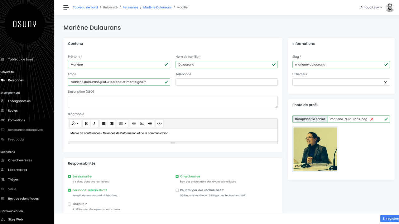 Édition d'une enseignante