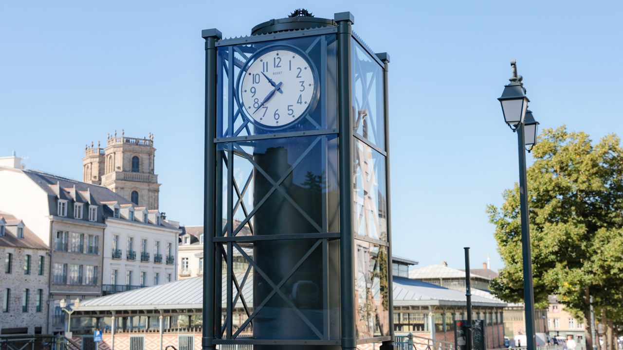 L'horloge place des Lices à Rennes