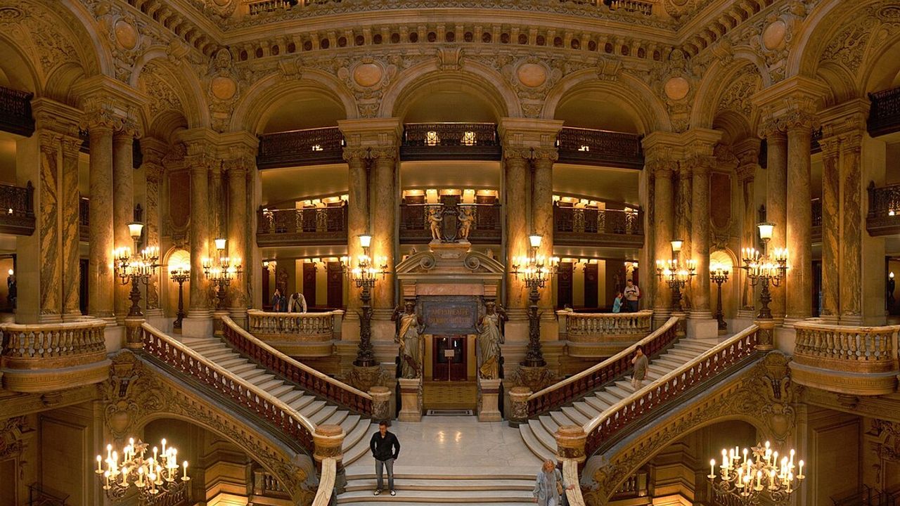 Grand escalier de l'Opéra de Paris