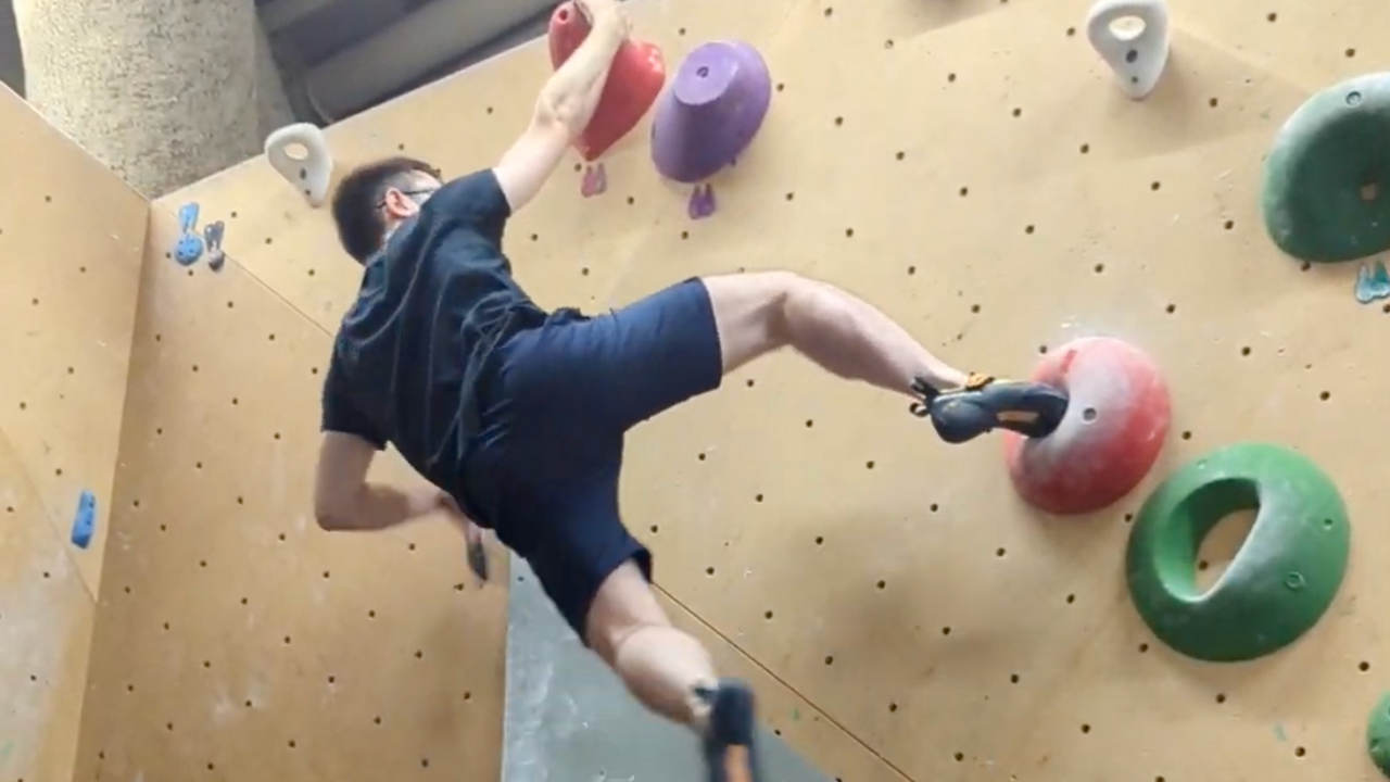 Sebou terminant un bloc rouge